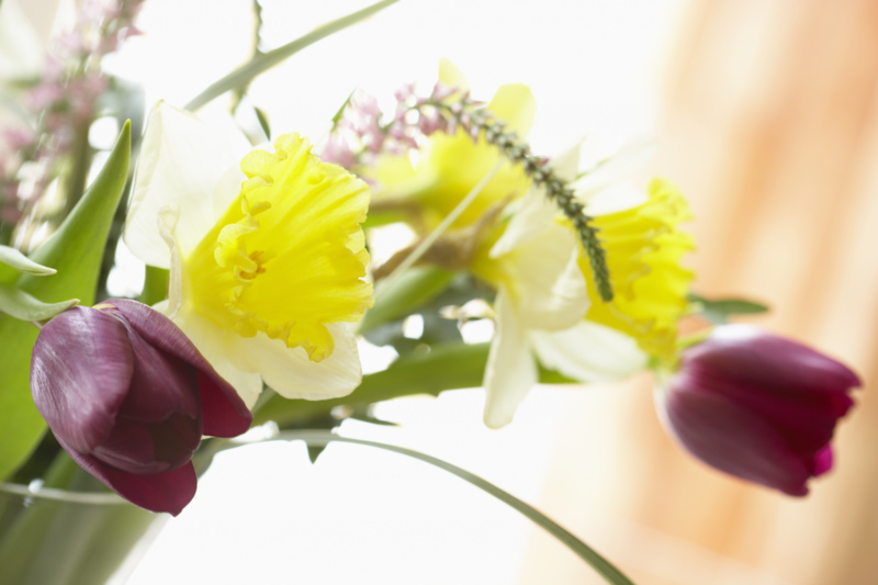 The Wedding Planner advises springflowerarrangementjpg